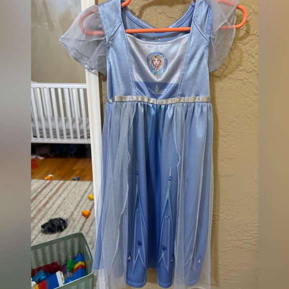 Two Frozen 2t Nightgowns Elsa + Anna - Picture 2 of 4